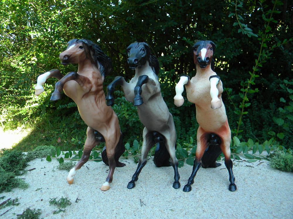 small breyer horses
